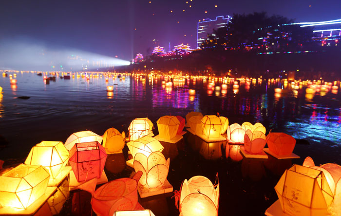 桂北传统节日——资源河灯节
