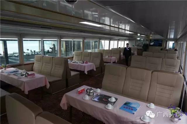 漓江三星级游船一层普通客舱区